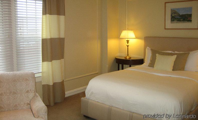 Morgan State House Inn Олбани Экстерьер фото